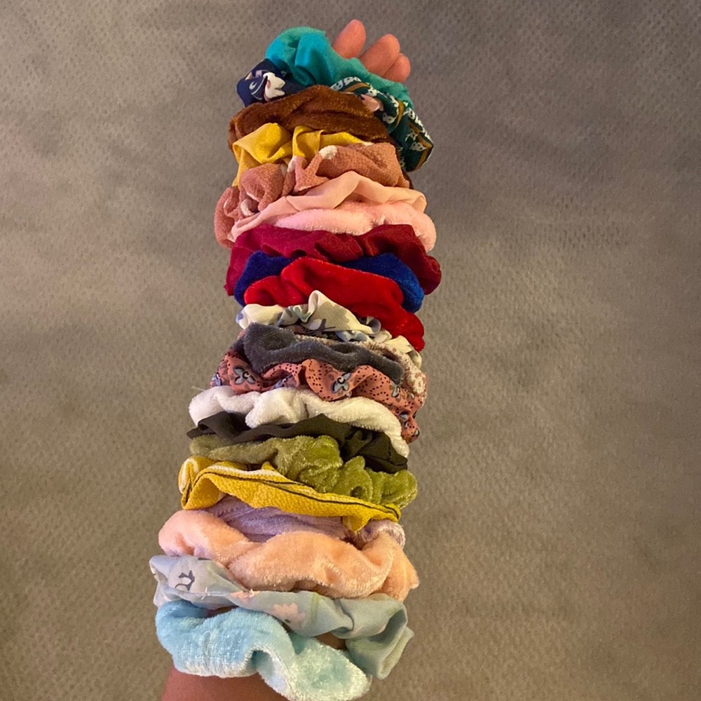 23 pack mixed texture scrunchies
